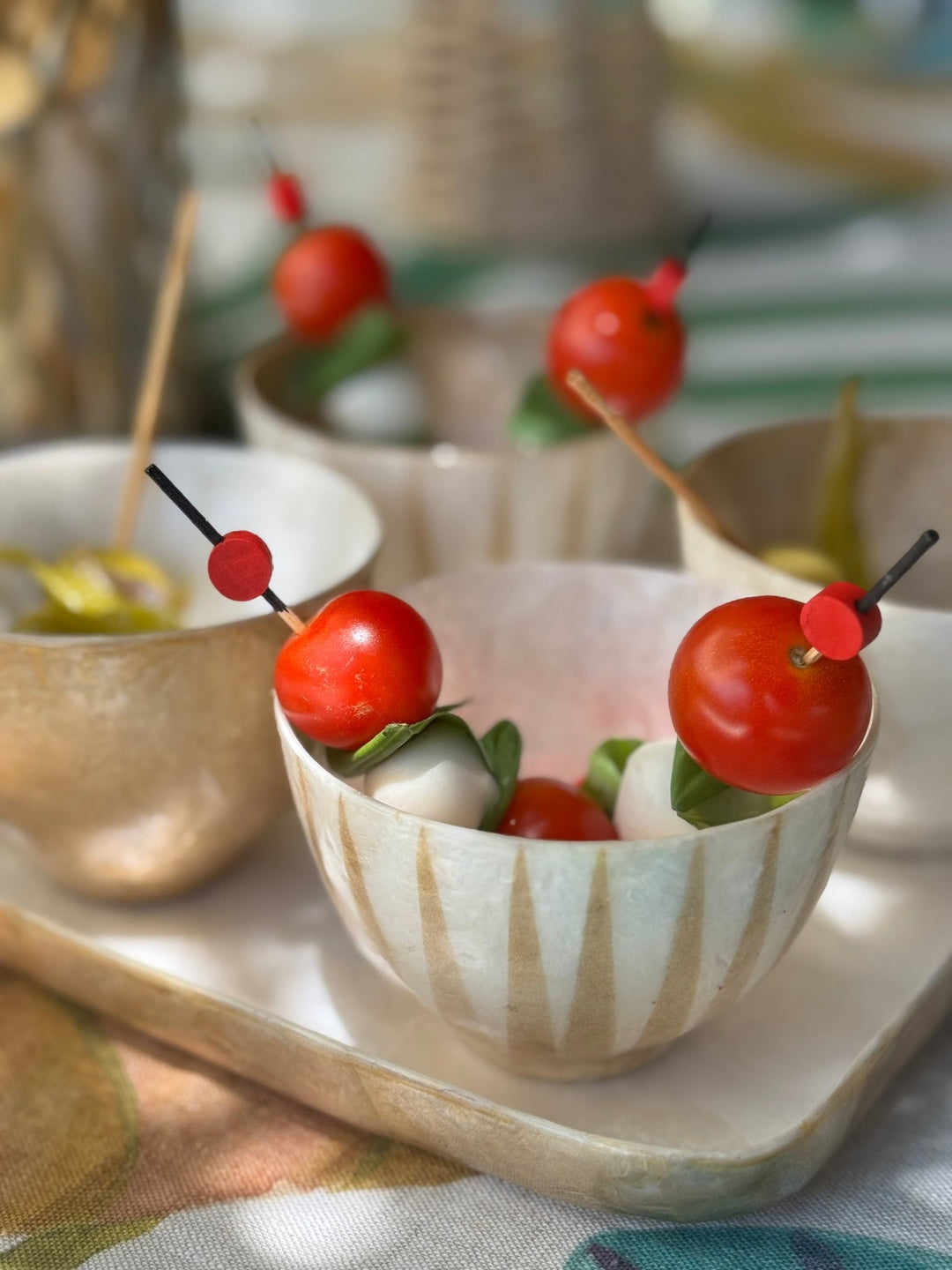 Bandeja + 4 Bowls Jacinta Gold - La Compañía Francesa