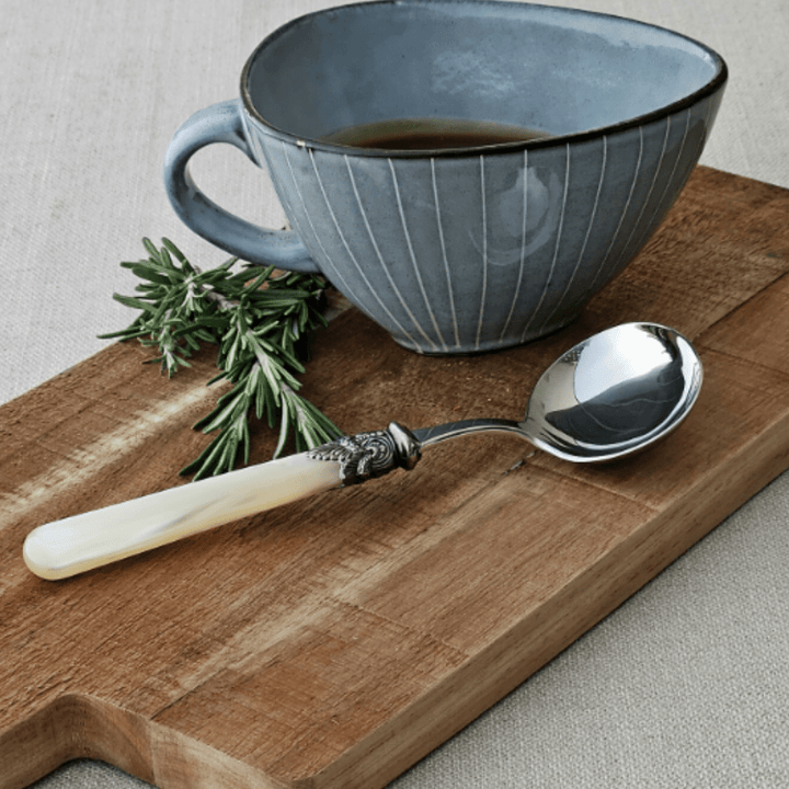 Cuchara Para Salsa de Nácar Color Marfil - La Compañía Francesa