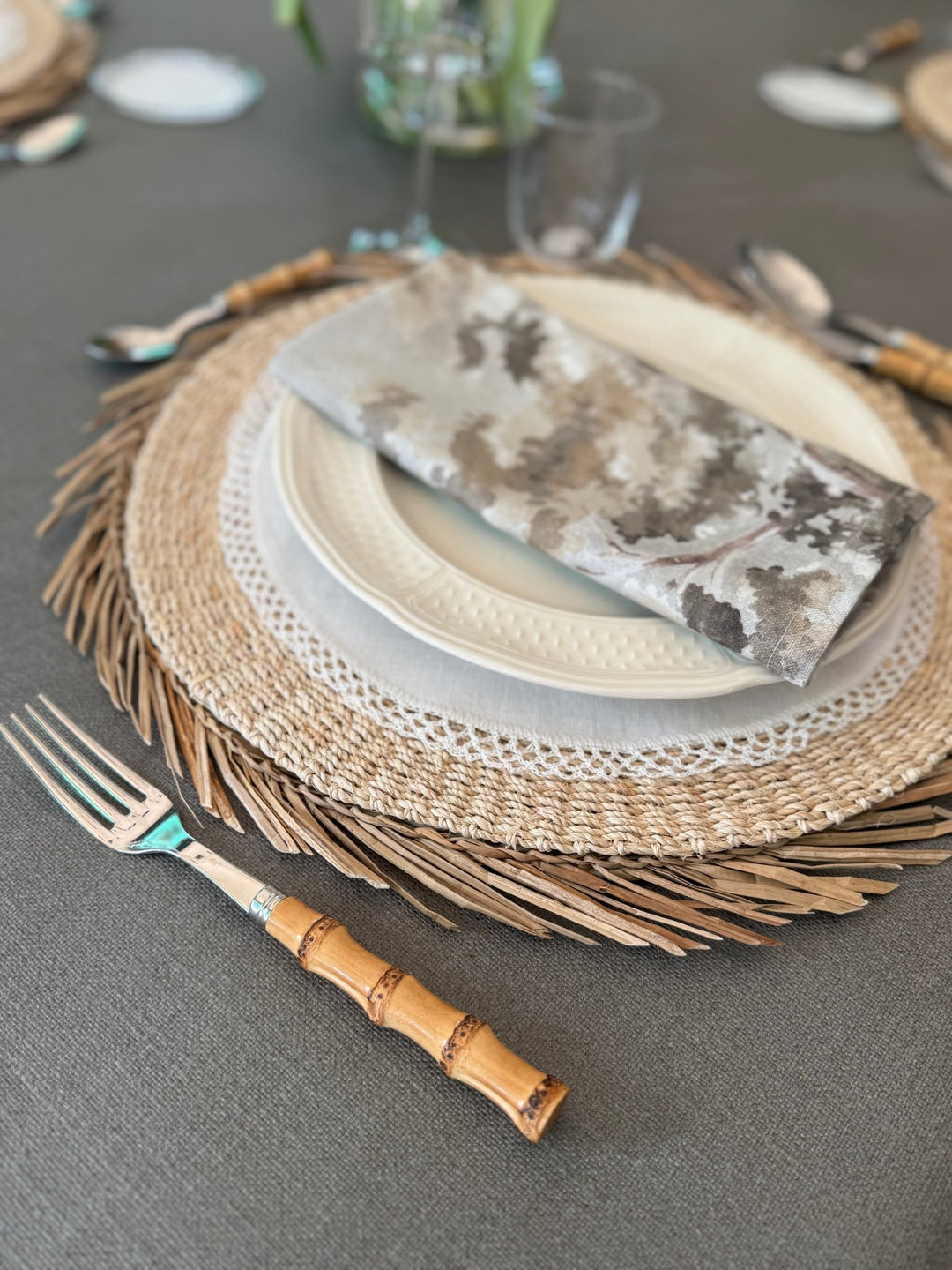 Mantel Resinado Piedra Oscuro - La Compañía Francesa