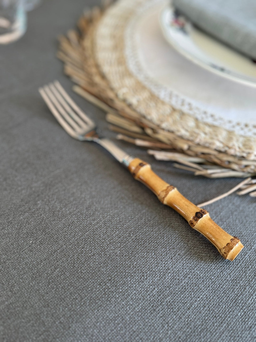 Mantel Resinado Piedra Oscuro - La Compañía Francesa