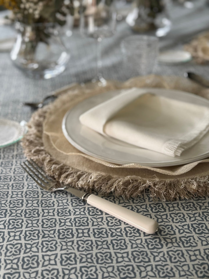 Mantel Resinado Ric Rac Azul - La Compañía Francesa