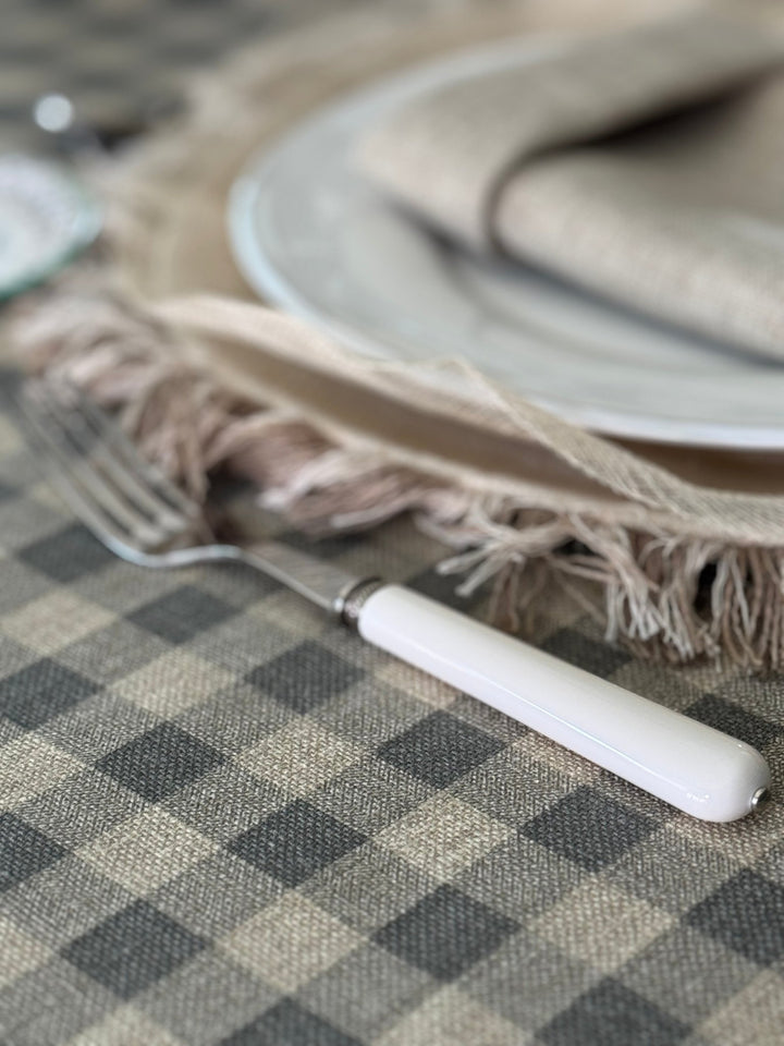 Mantel Resinado Vichy Gris Claro/Lino - La Compañía Francesa