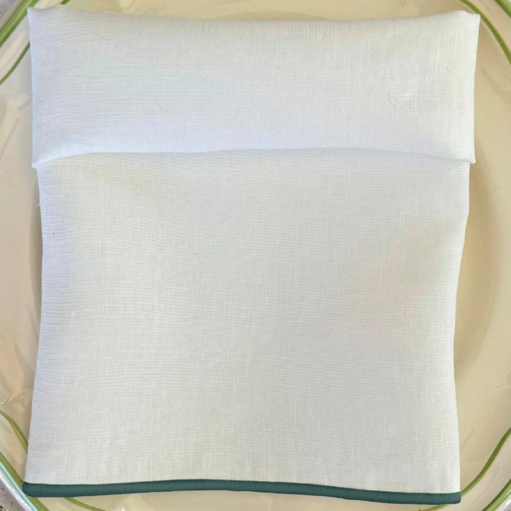 Servilleta de Lino Ivory con Festón Verde Agua - La Compañía Francesa
