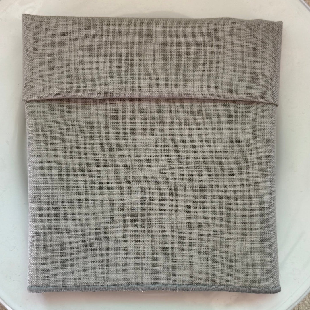 Servilleta de Lino Piedra con Festón Gris Claro - La Compañía Francesa