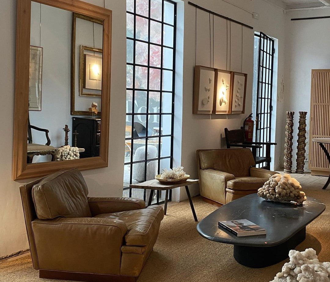 Consejos Útiles: Cómo Decorar con Muebles Antiguos - La Compañía Francesa