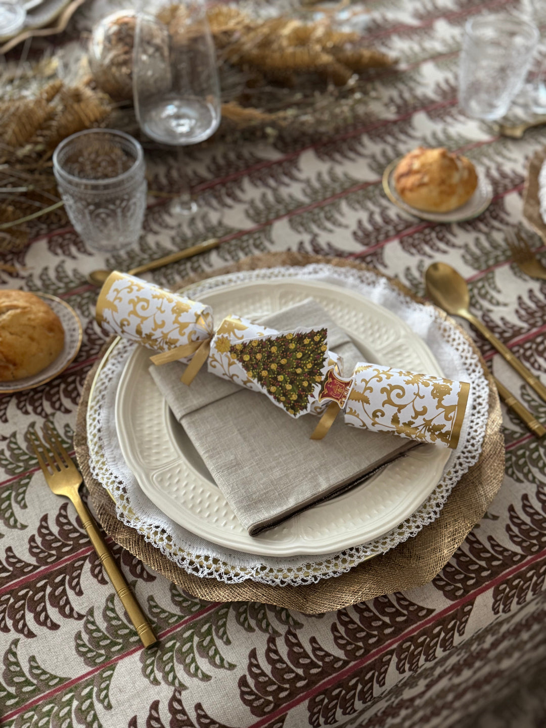 Cómo poner una mesa maravillosa de Navidad con el Mantel Cottage D'Hiver