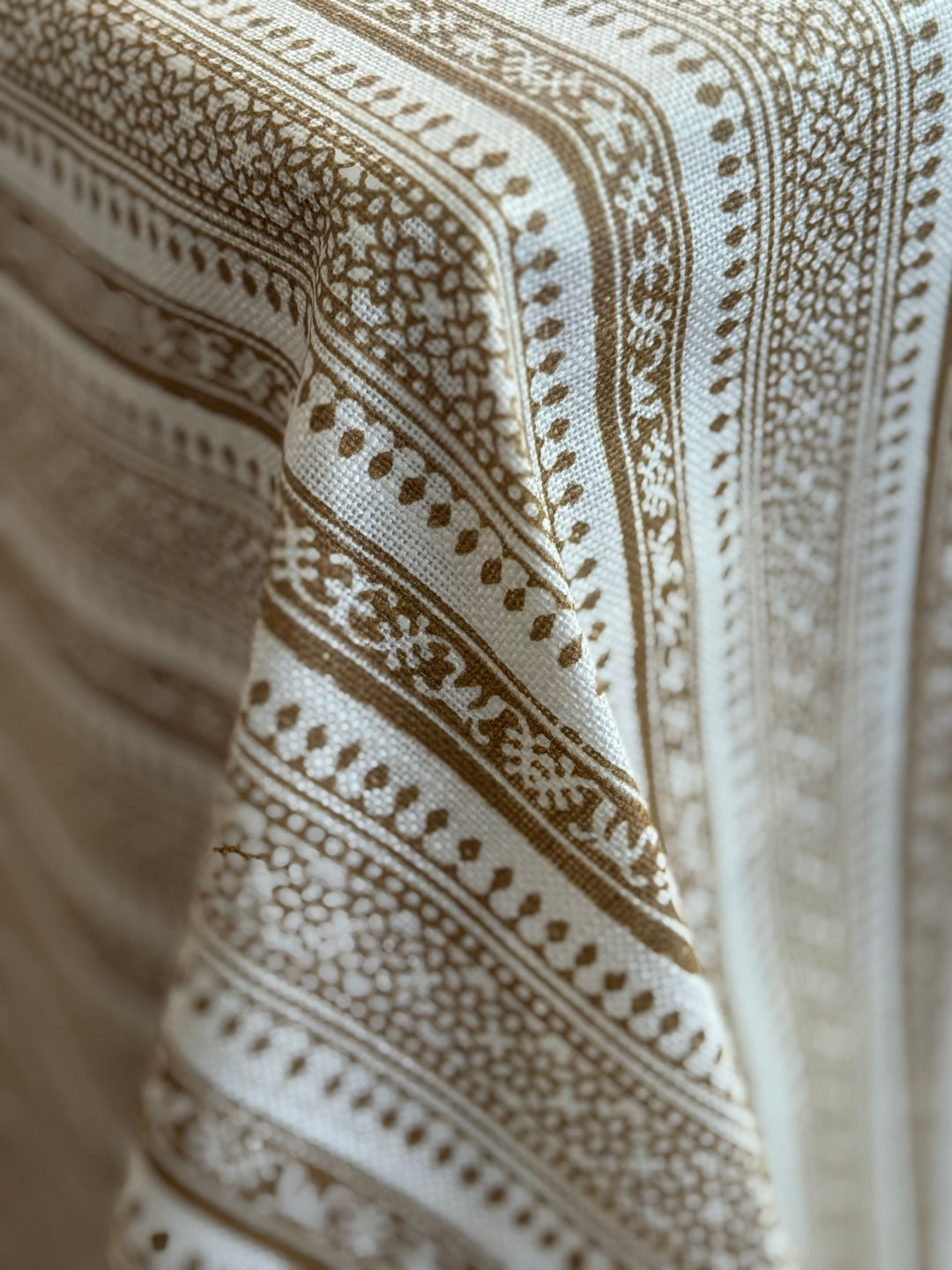 Mantel Resinado Normandie Gold