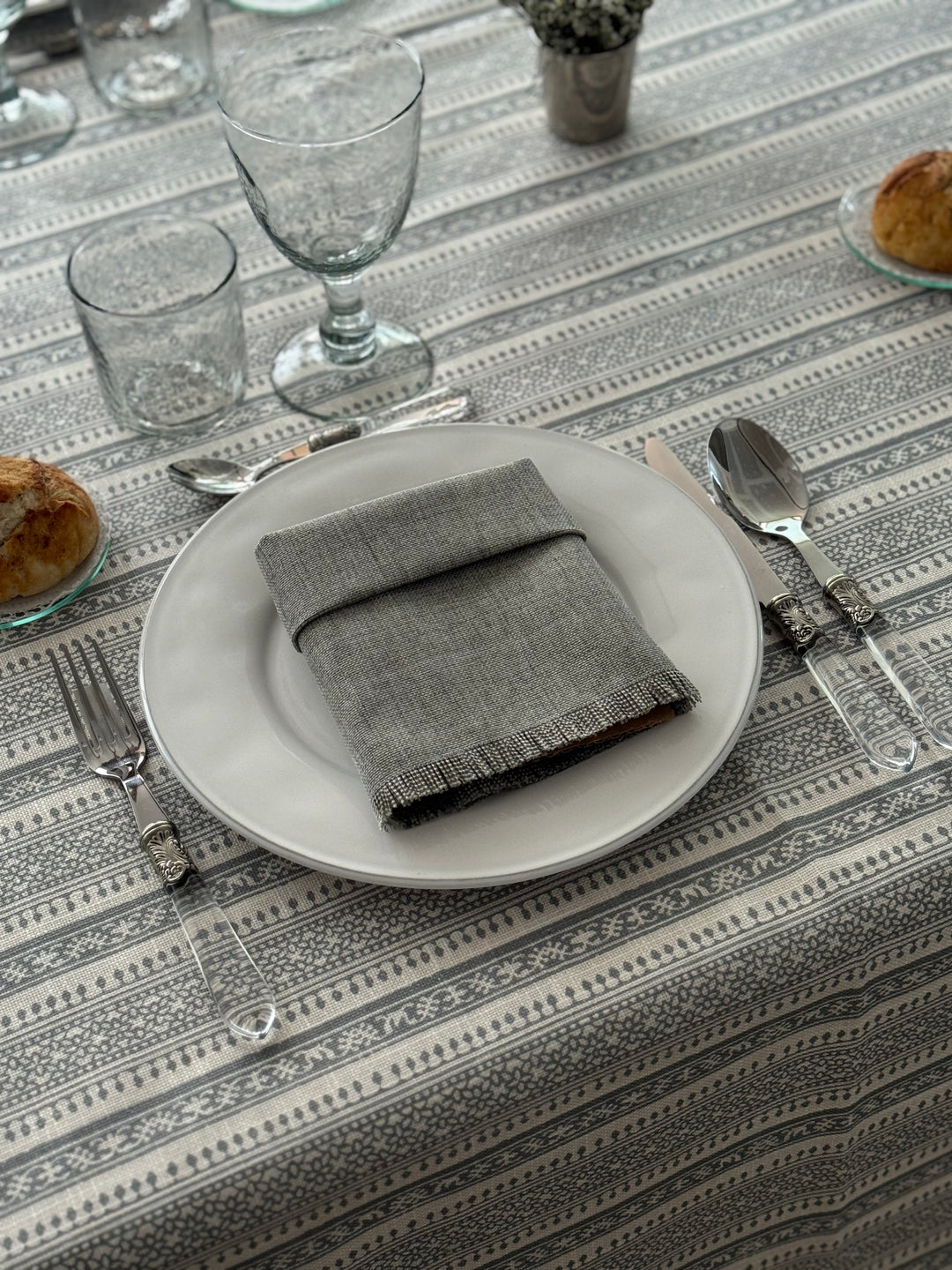 Mantel Resinado Normandie Light Grey