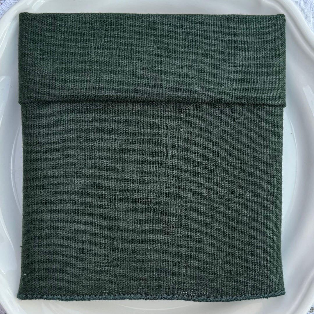 Serviette en lin vert Provence avec feston