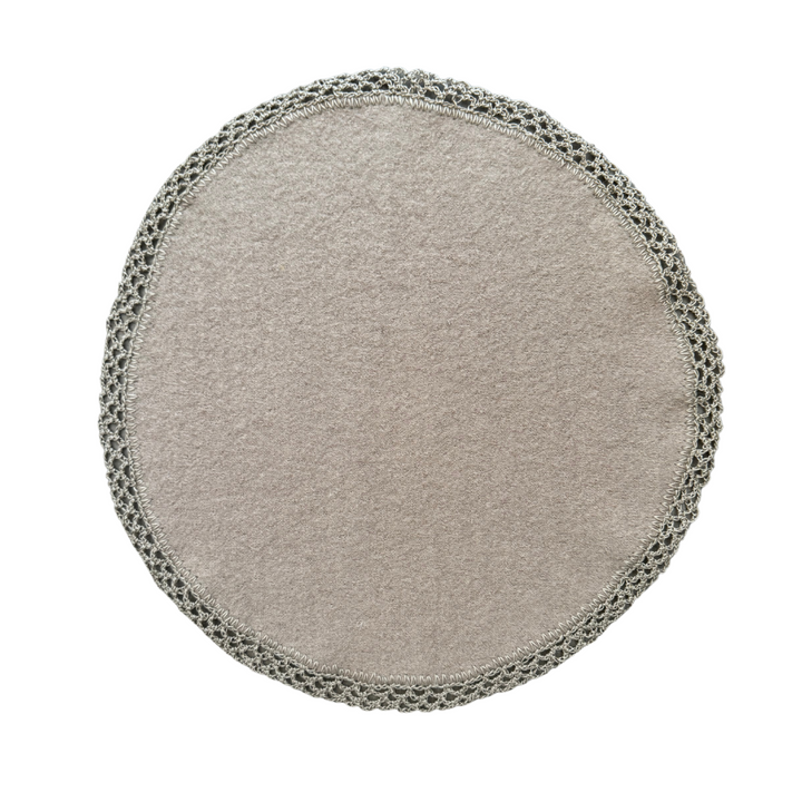 Bajoplato de Lana Beige con Puntilla