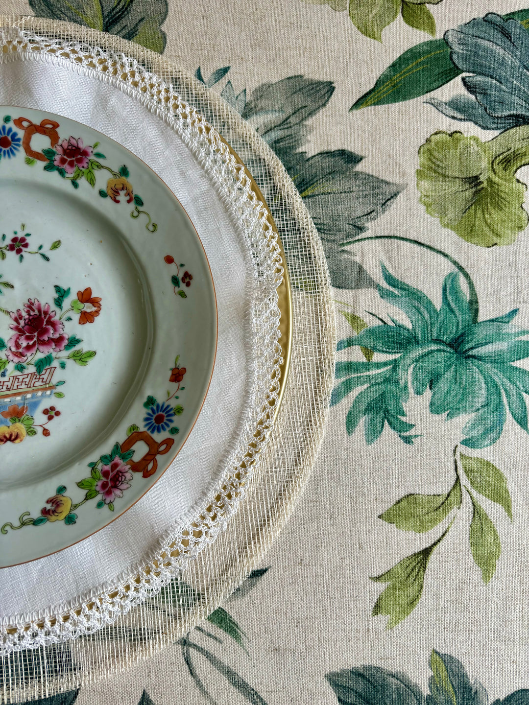 Daphne Printed Tablecloth