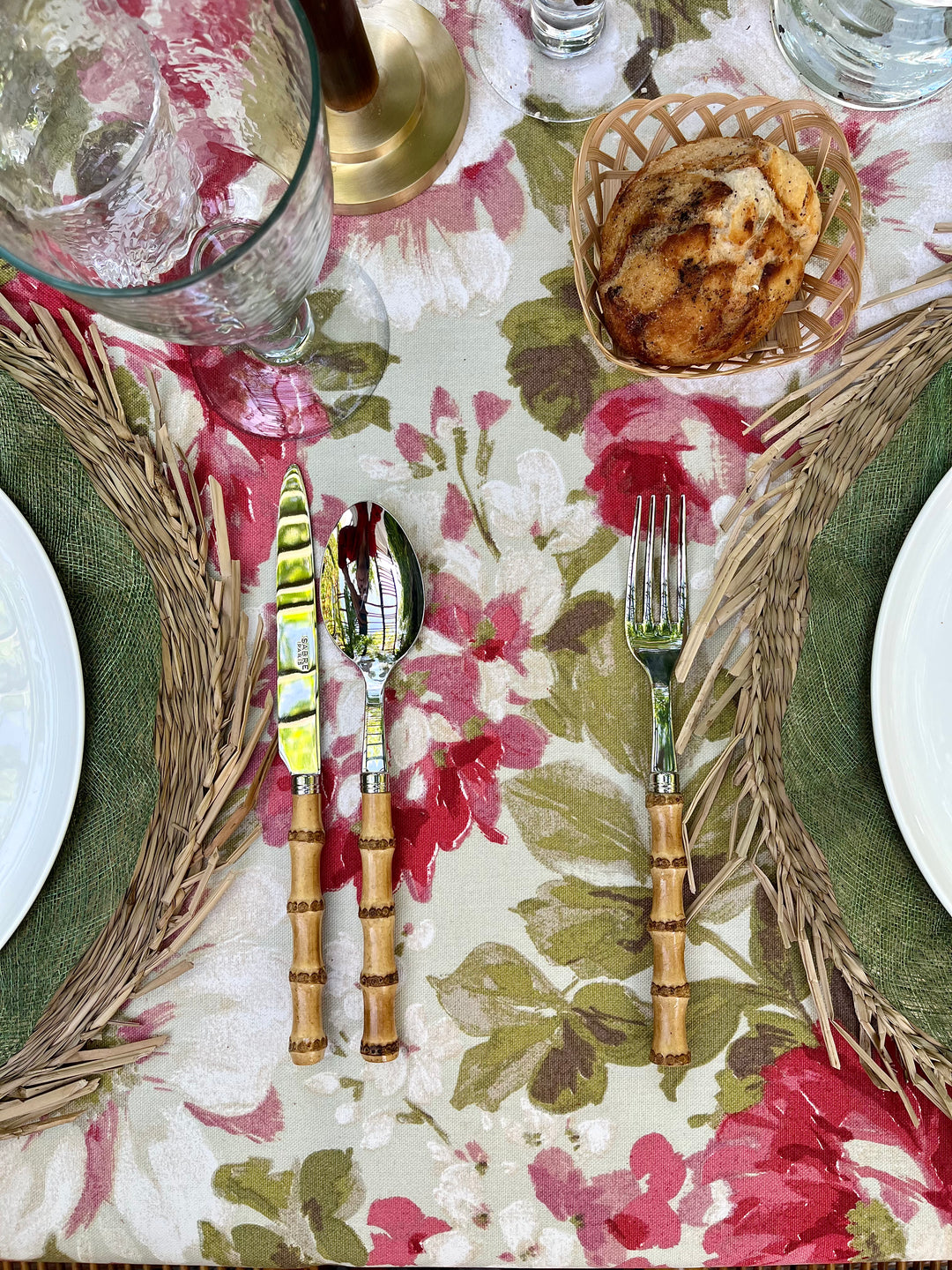 Nappe imprimée à fleurs