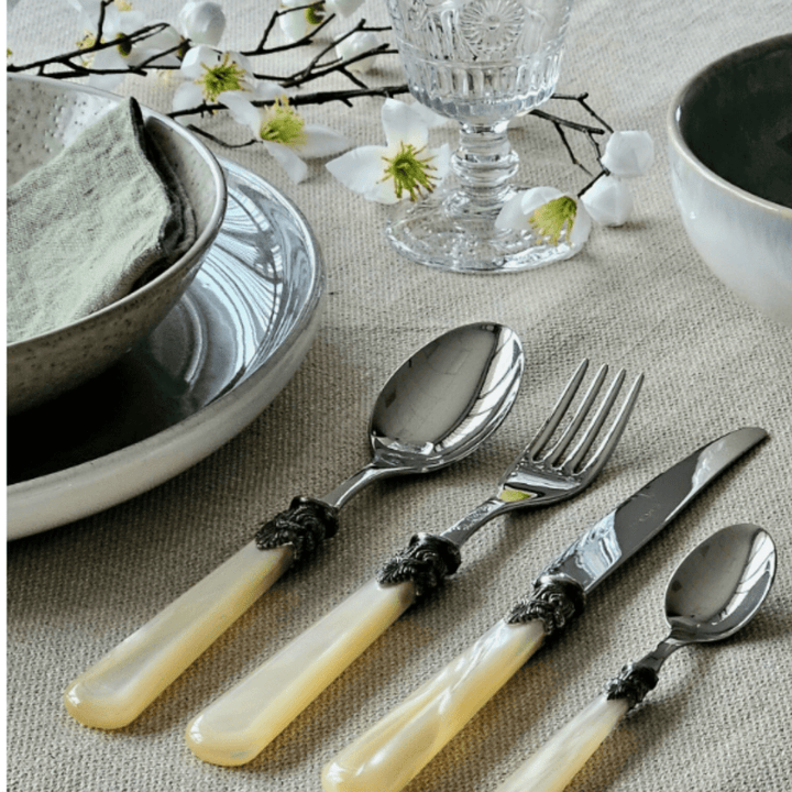 Cubiertos de Nácar con Brillo Marfil Set/6 - La Compañía Francesa