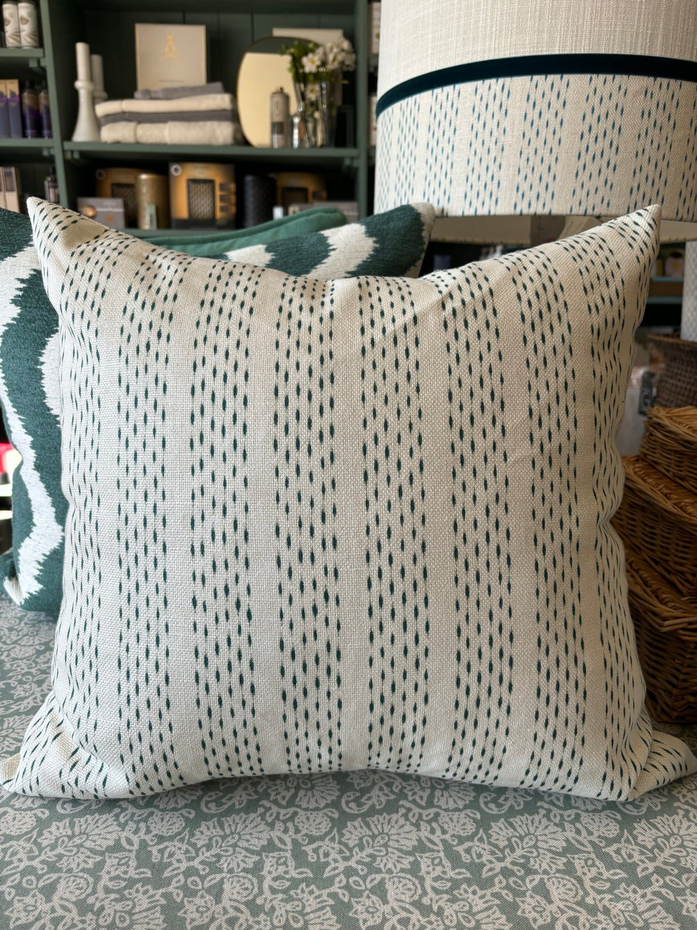 Funda de Cojín Verde Gabrielle - La Compañía Francesa