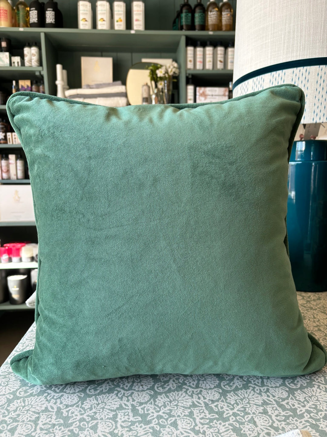 Funda de Cojín Verde Velvet - La Compañía Francesa